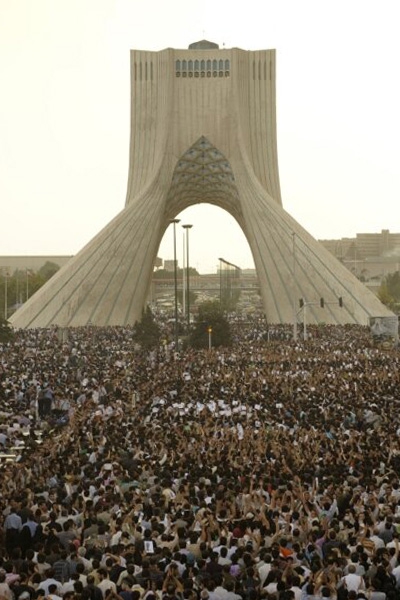 تعهد و مشارکت سیاسی و مدنی: به سوی یک چشم‌انداز یکپارچه